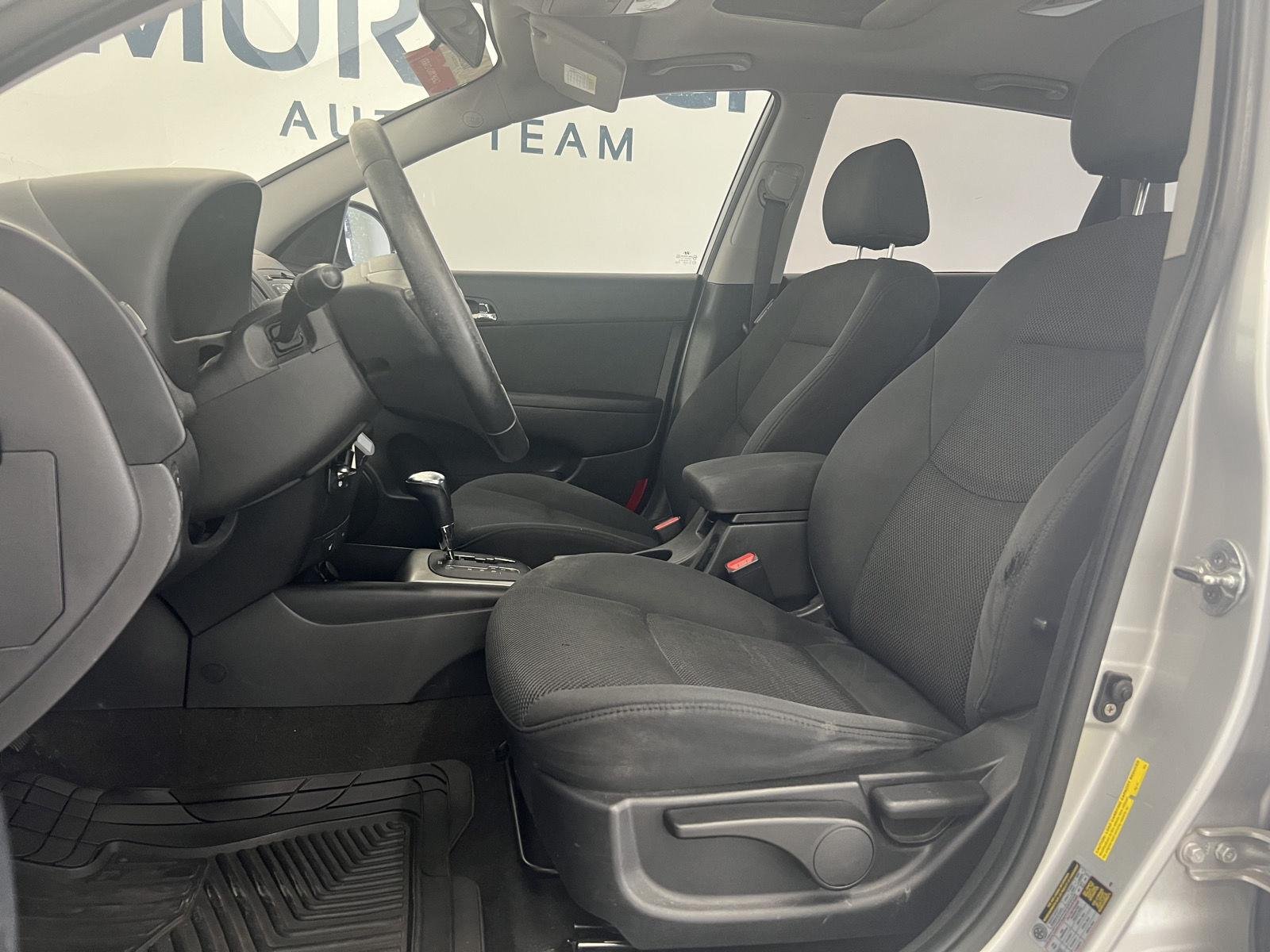 2010 Hyundai Elantra Touring SE - Photo 12