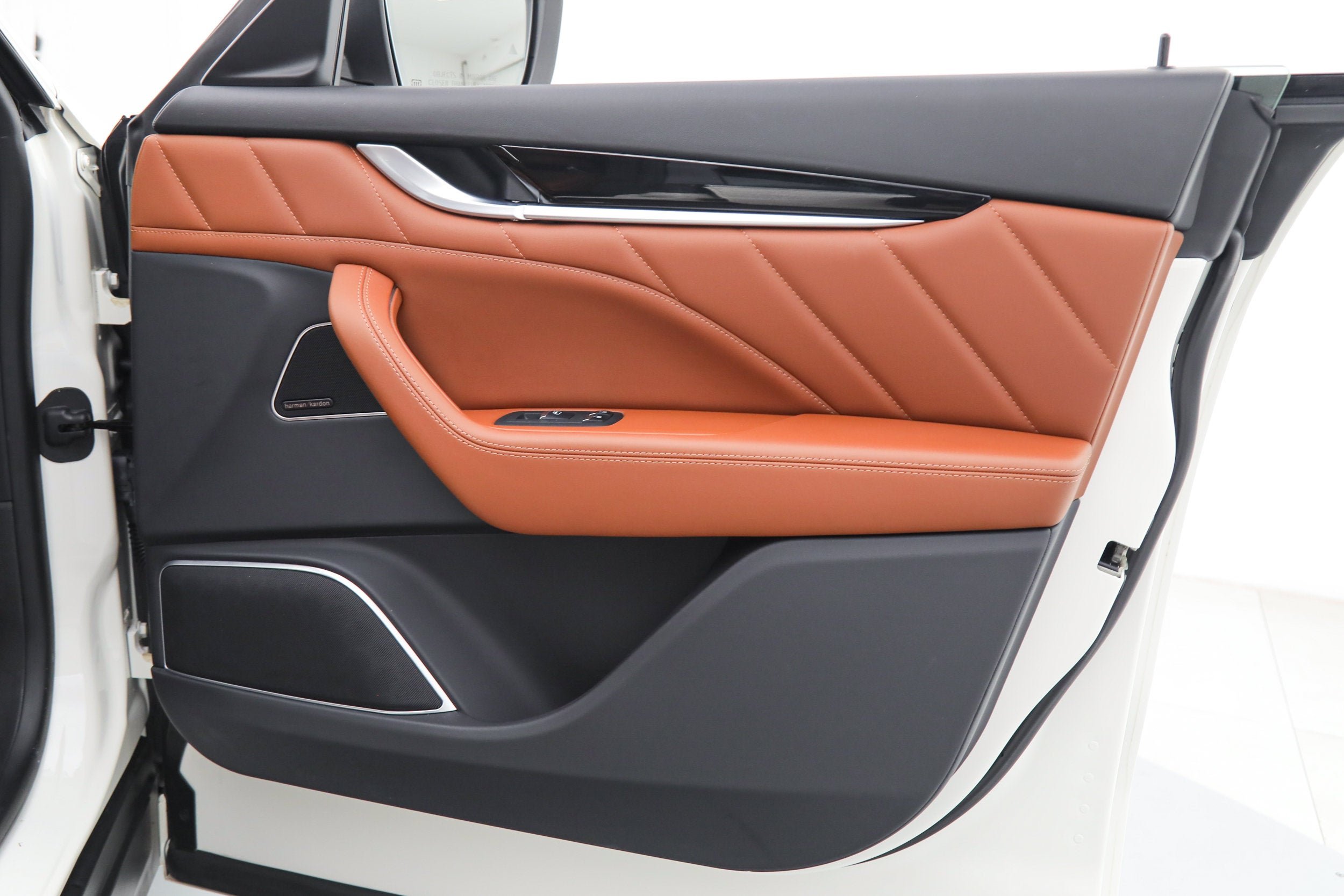 Certified Used 2023 White Maserati Modena image 9