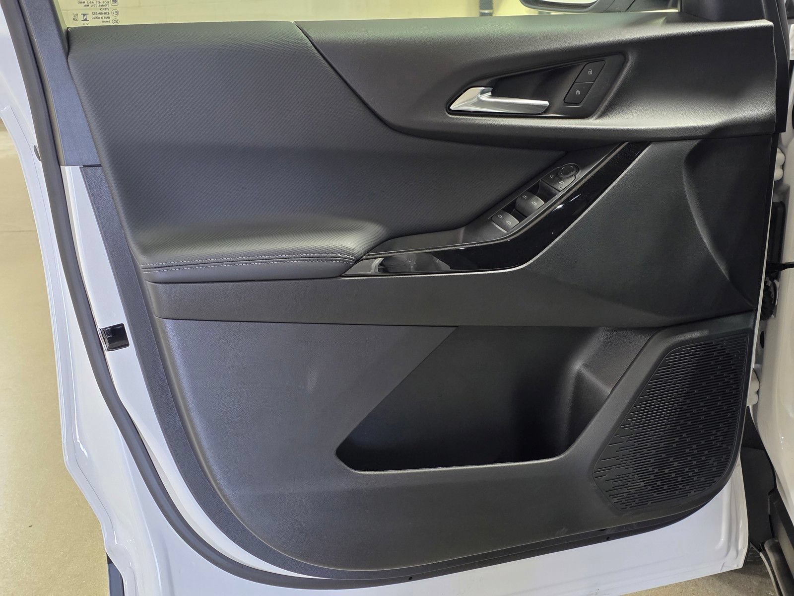 New 2027 Summit White Chevrolet LT image 20