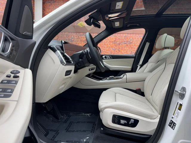 Used 2026 White BMW xDrive40i image 22