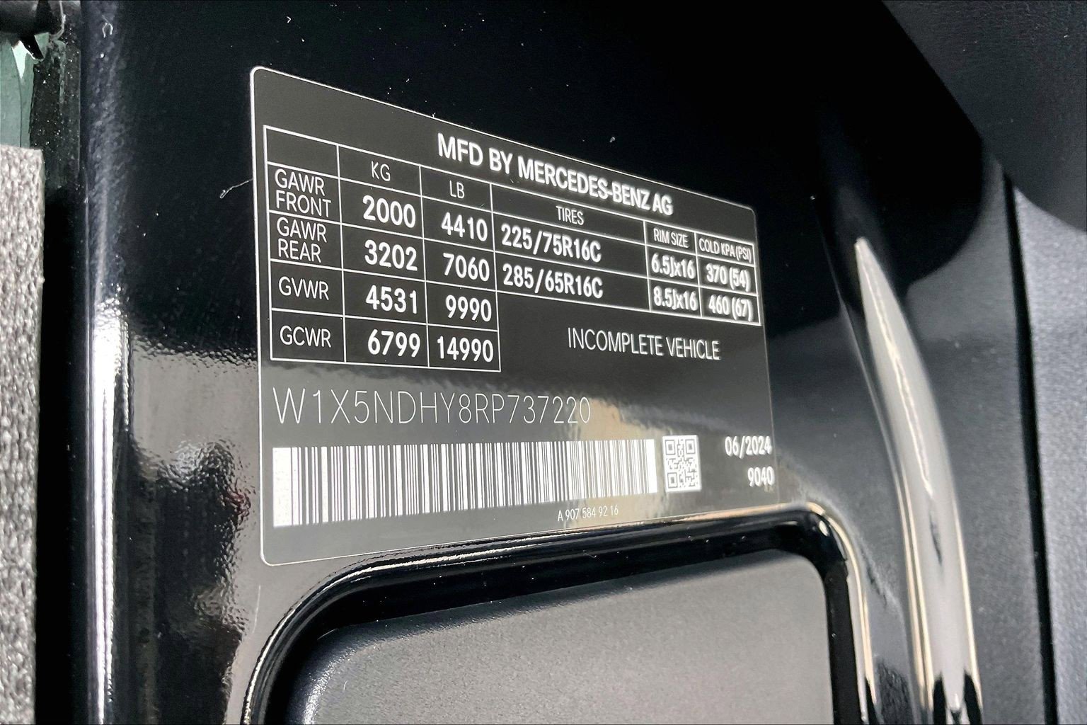 New 2024 Jet Black Mercedes-Benz Cargo 170 WB image 23