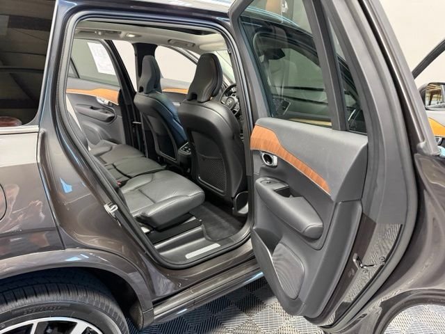 Certified Used 2023 Platinum Gray Metallic Volvo B6 Plus 7-Seater image 28