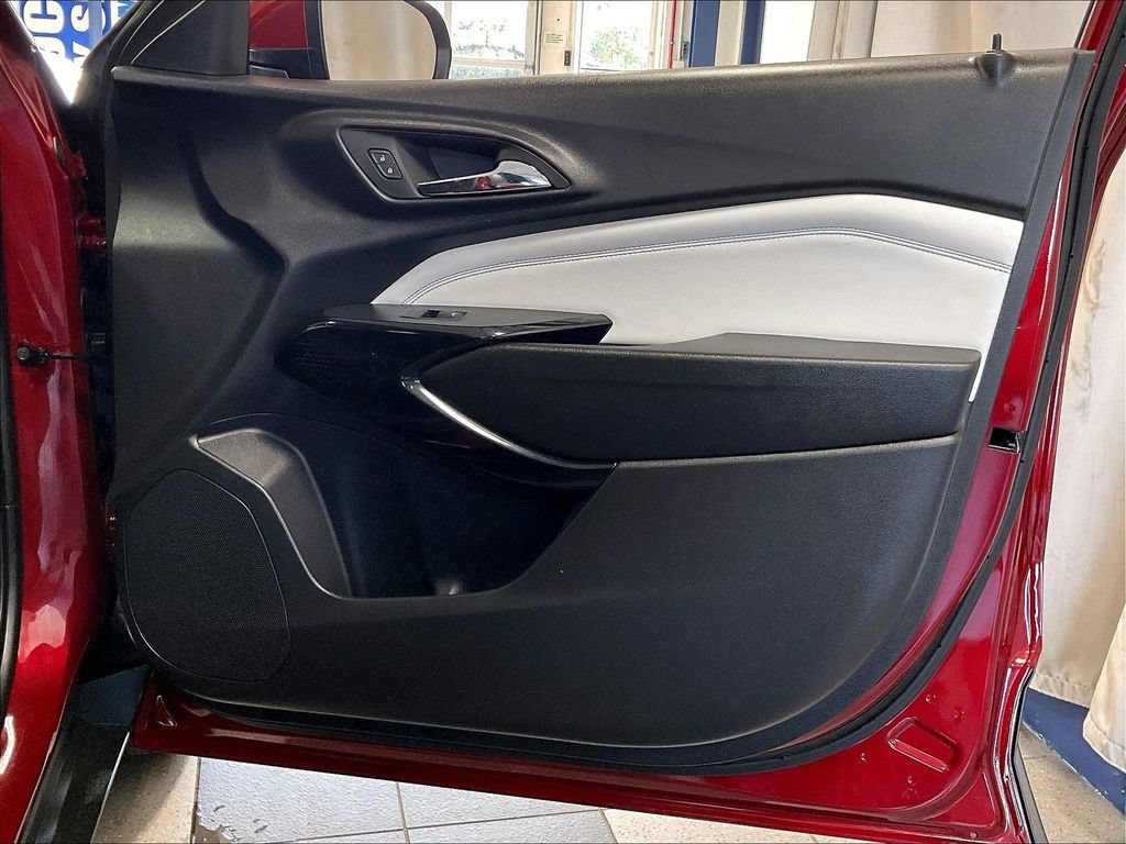 Used 2025 Crimson Metallic Chevrolet LT image 12