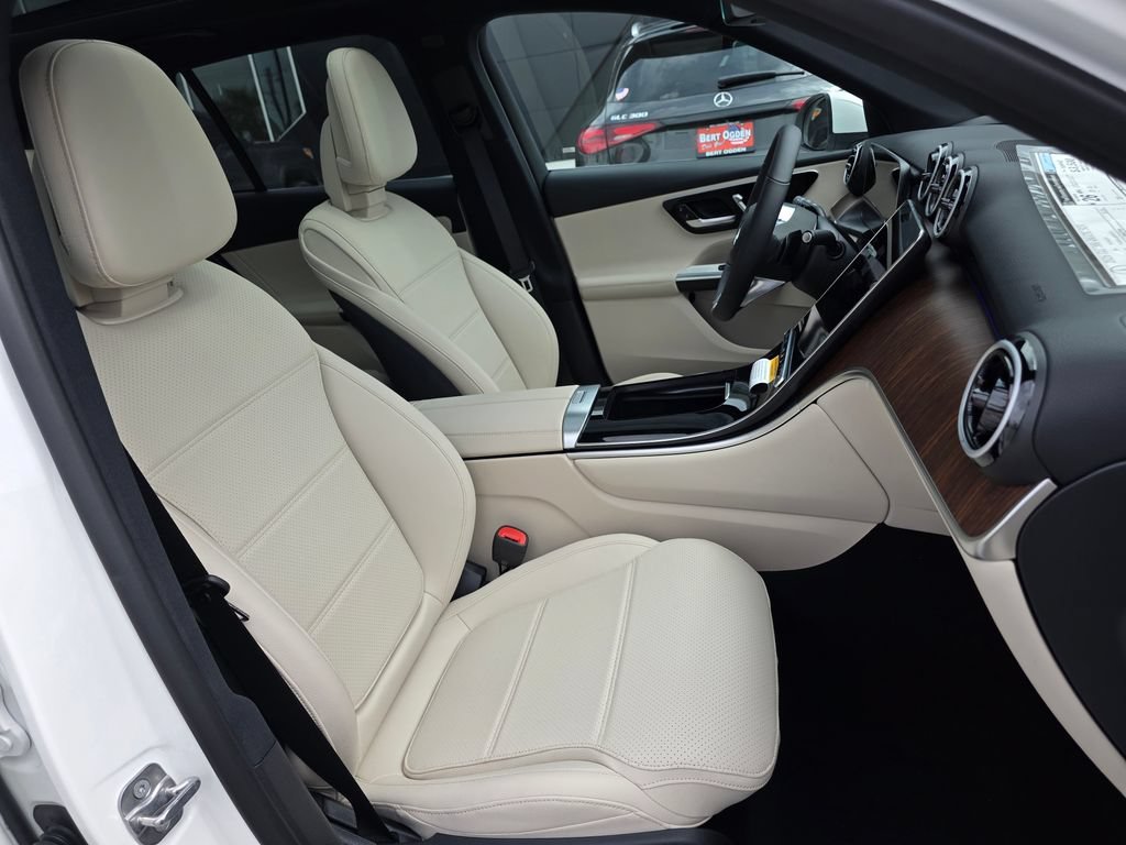 New 2026 Polar White Mercedes-Benz GLC 300 image 48