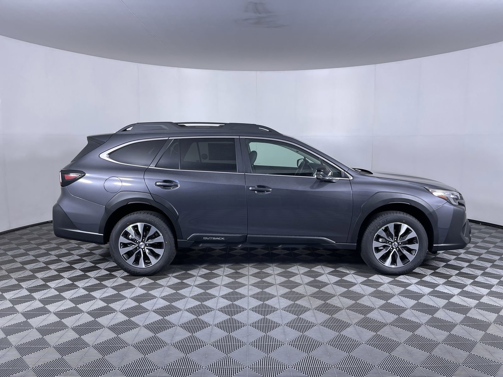 2025 Subaru Outback Limited - Photo 10