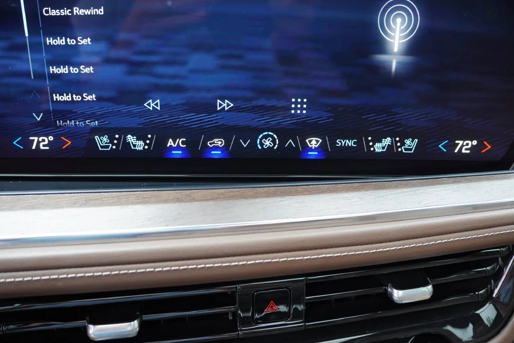 Certified Used 2025 Iridescent Pearl Tricoat Chevrolet High Country image 34