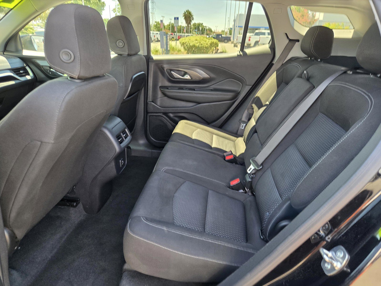Used 2024 Ebony Twilight Metallic GMC SLE image 10