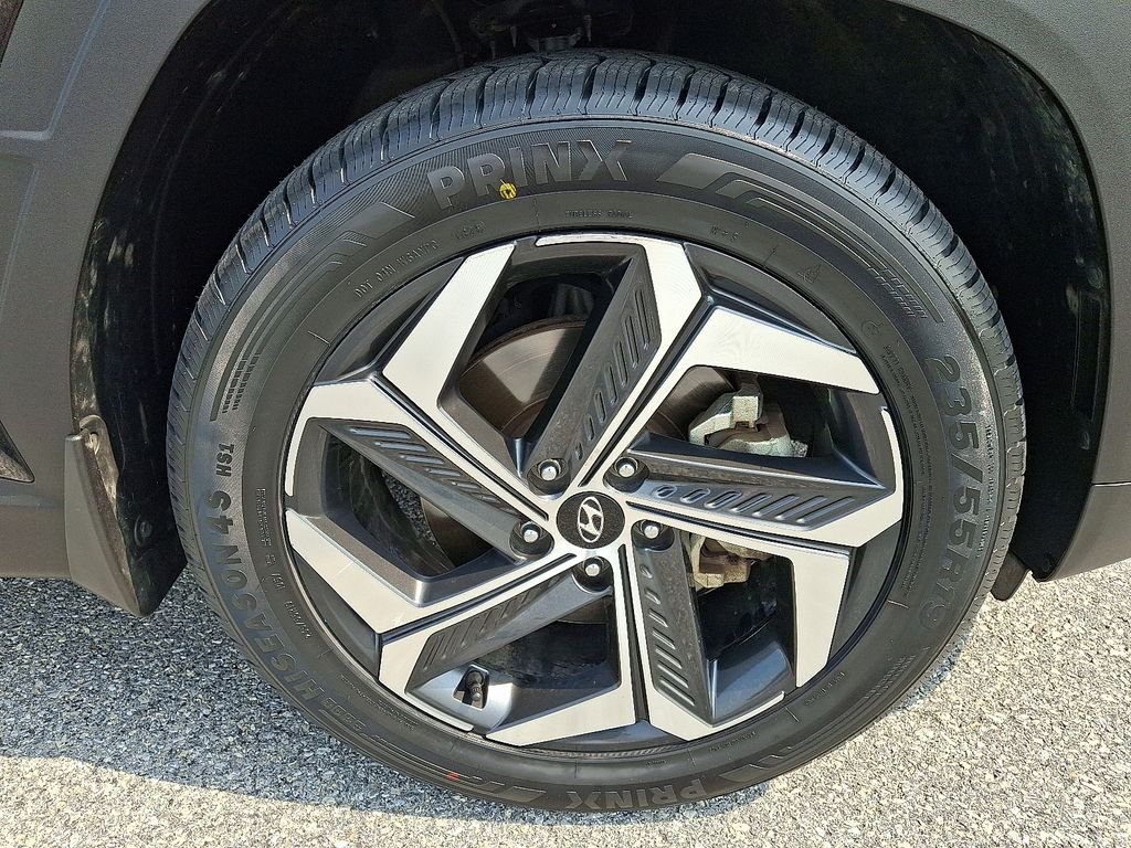 Used 2024 Black Hyundai SEL image 9