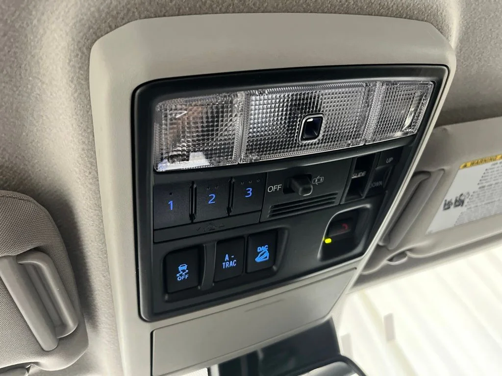 Used 2021 White Toyota SR5 Premium image 18