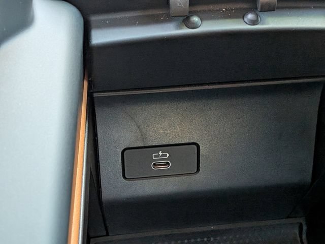 Used 2026 Black Sapphire Metallic BMW sDrive40i image 32