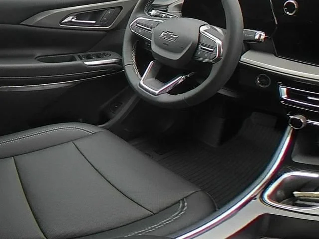 New 2027 Mosaic Black Metallic Chevrolet LT image 38