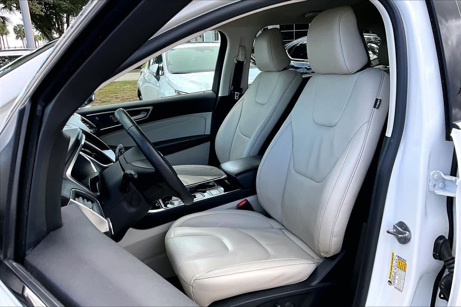 Used 2020 Star White Metallic Tri-Coat Ford Titanium image 8