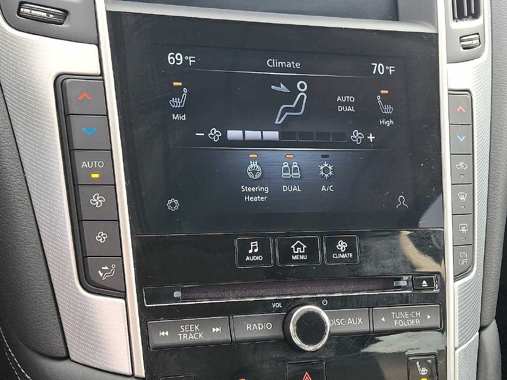 Used 2023 Black INFINITI LUXE image 18