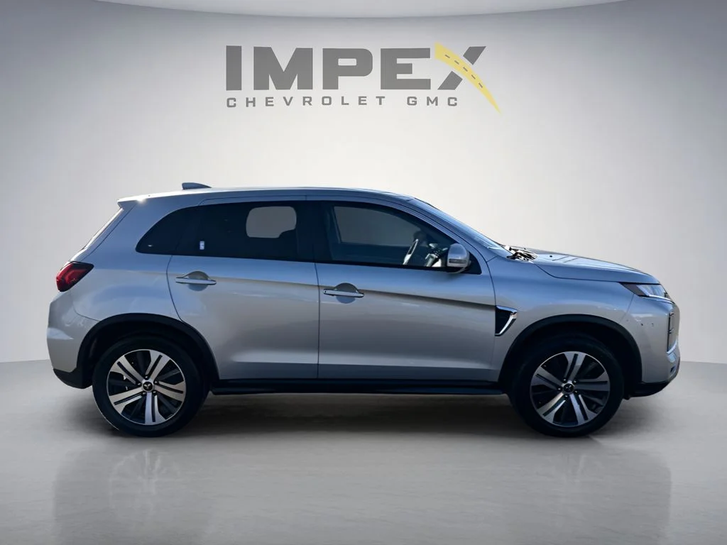 Used 2023 Silver Mitsubishi 2.0 ES image 6