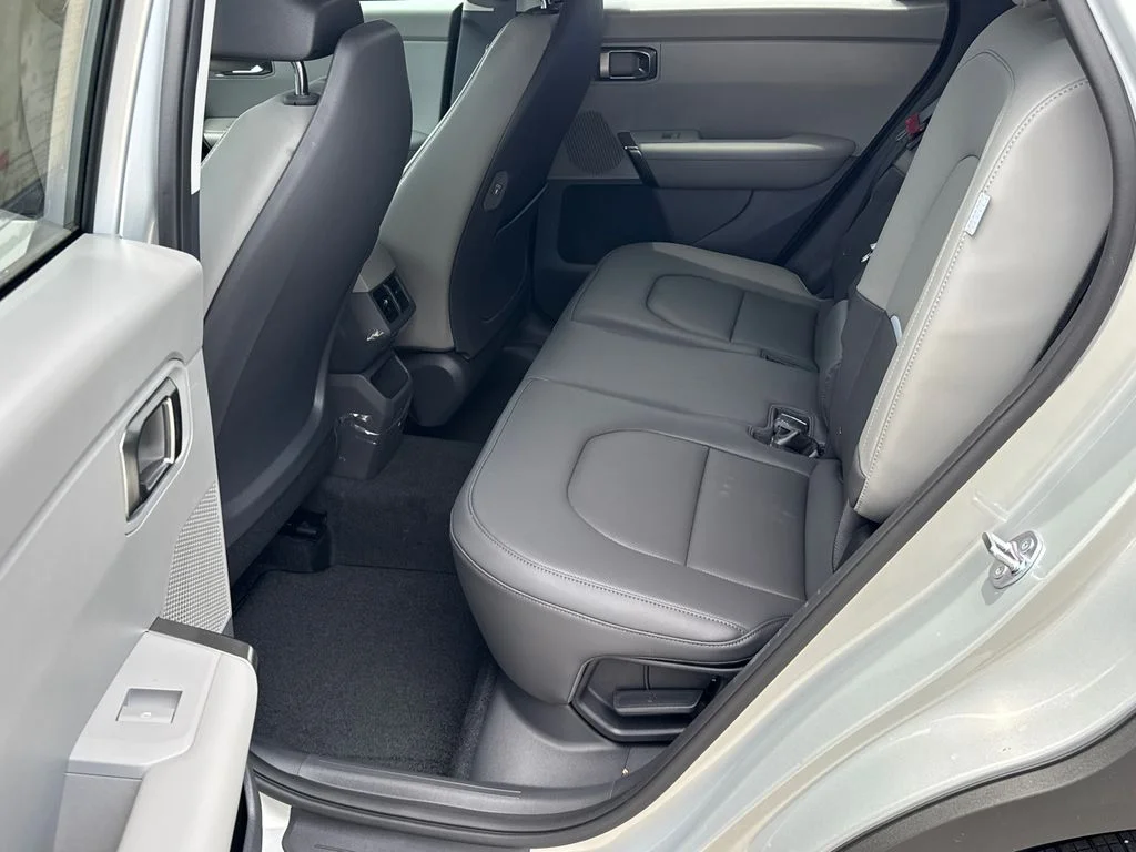 New 2027 Ivory Silver Kia EX image 21