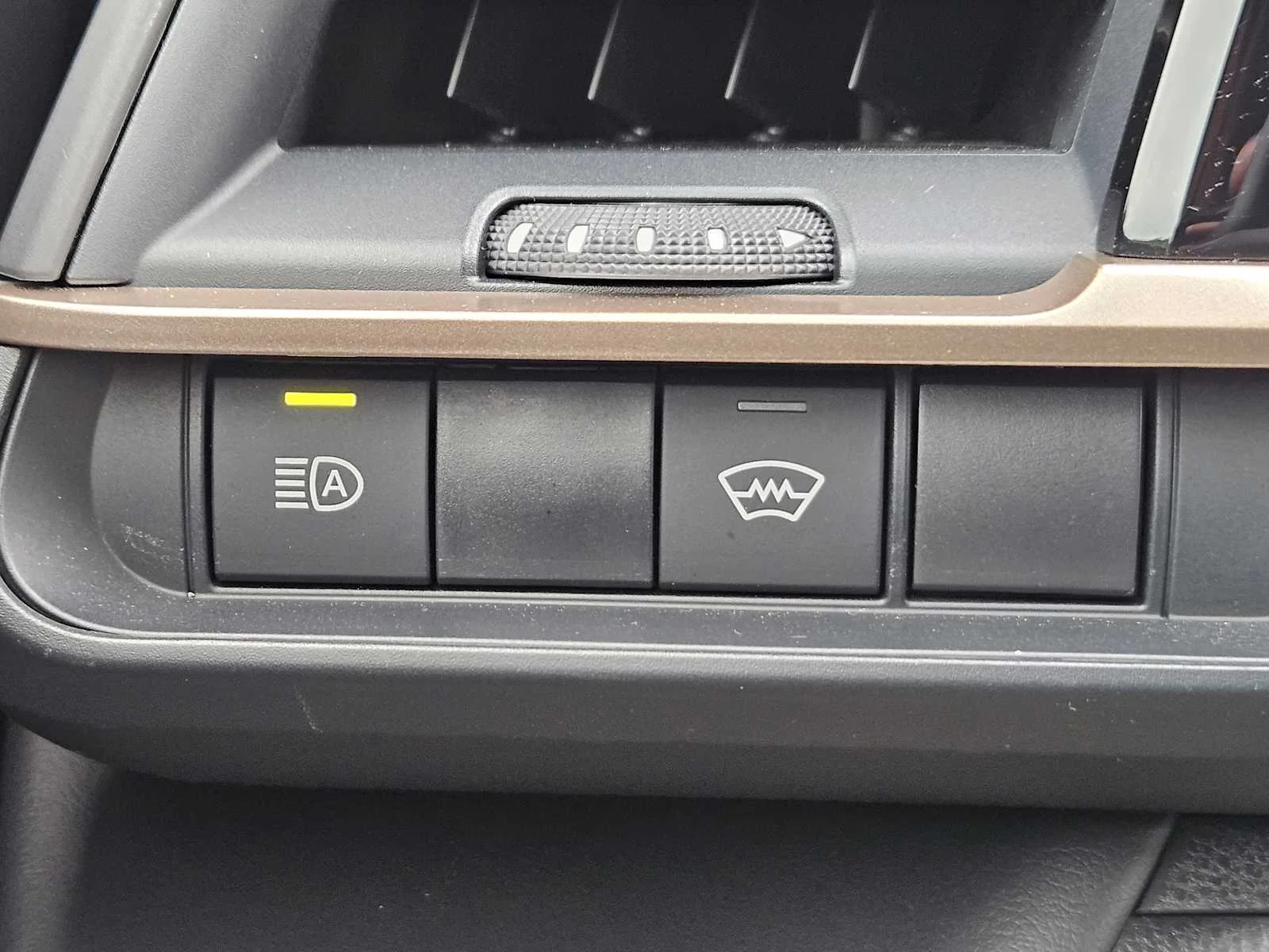 Used 2025 Bronze Age Toyota Platinum image 16