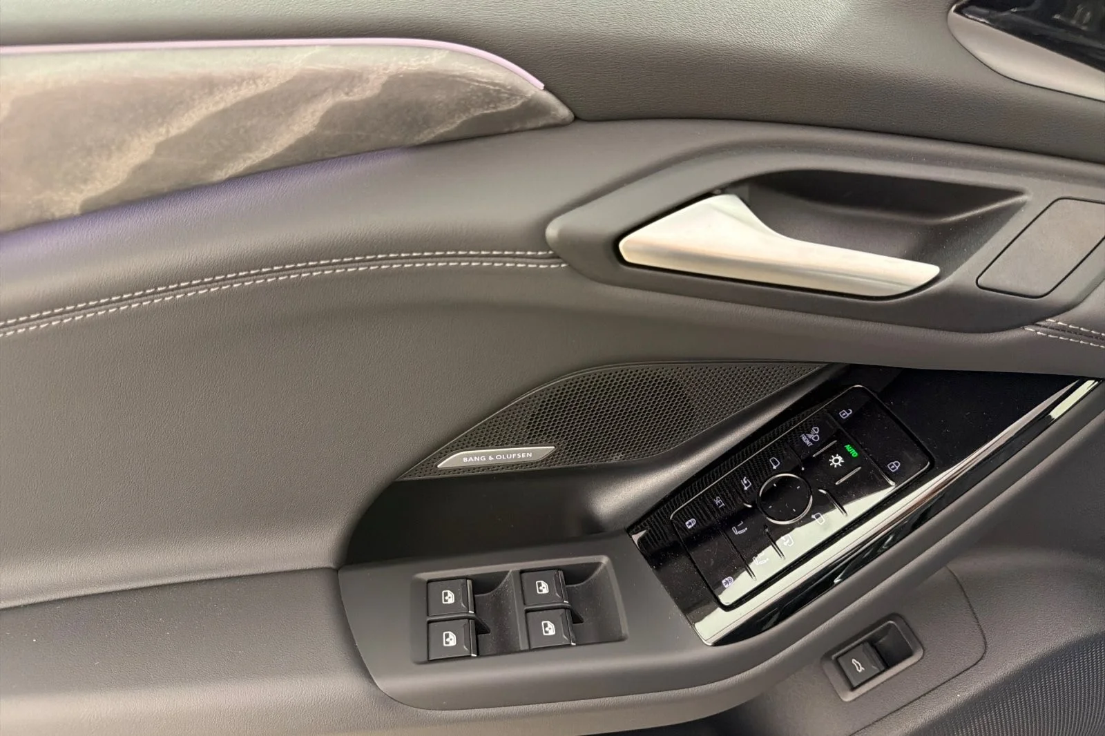 New 2027 Daytona Gray Pearl Effect Audi Premium Plus quattro image 10