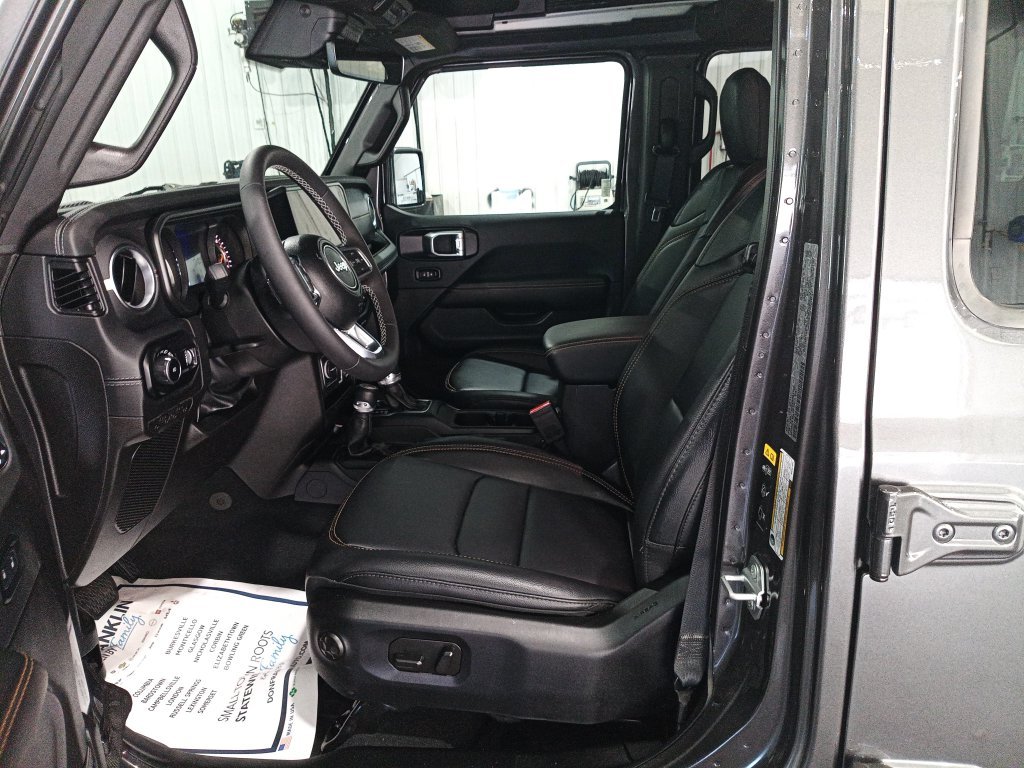 Used 2025 Gray Jeep Sahara image 15
