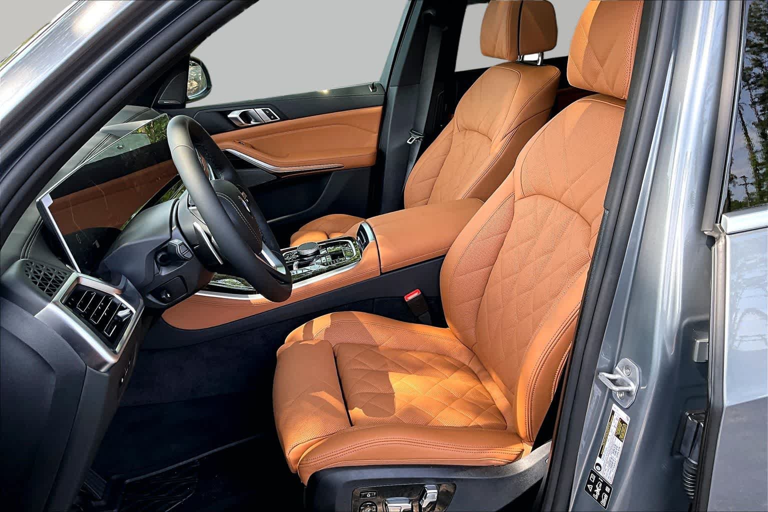 New 2026 Skyscraper Grey Metallic BMW xDrive40i image 9