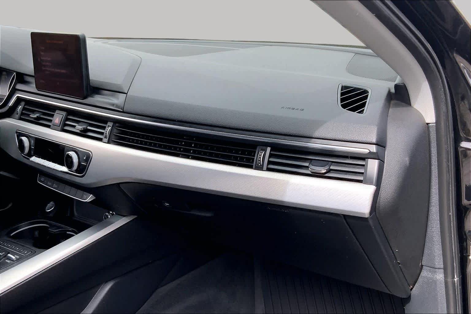 Used 2017  Audi Premium image 16