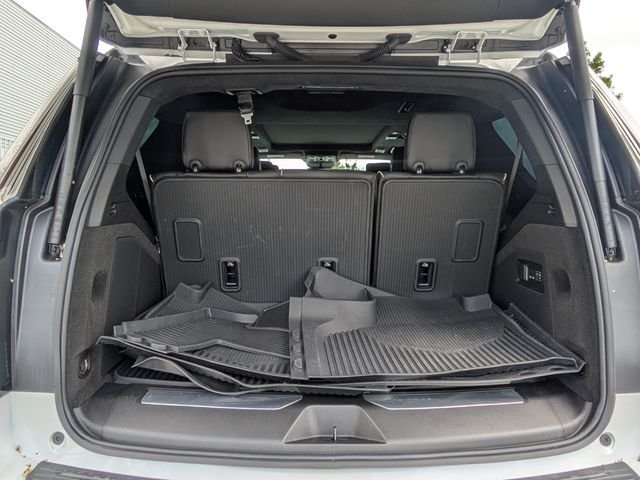 Used 2025 White Cadillac V-Series image 13