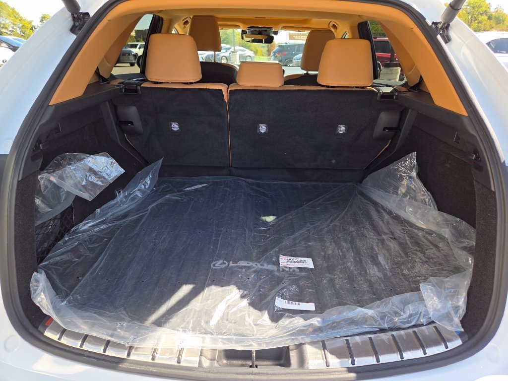 Certified Used 2026 WHITE NOVA GLASS FLAKE Lexus 350h Premium image 32