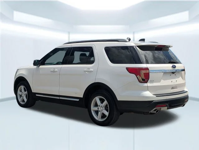 Used 2018 White Ford XLT image 3