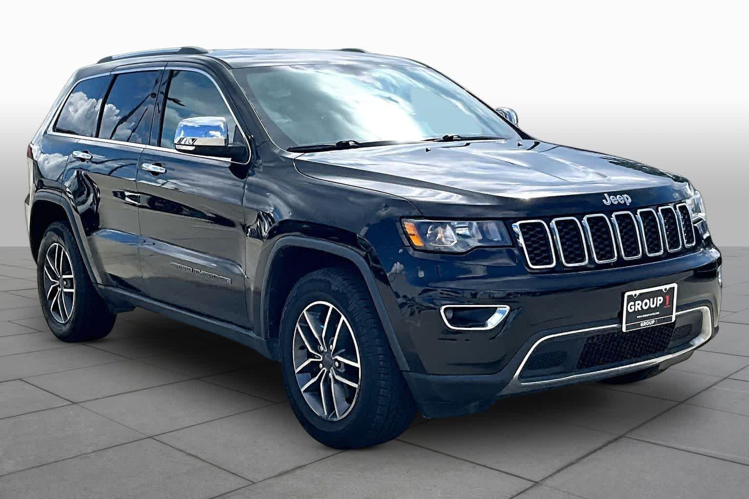 Used 2020 Diamond Black Crystal Pearlcoat Jeep Limited image 3