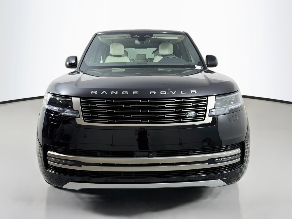 New 2027 Santorini Black Land Rover SE image 2