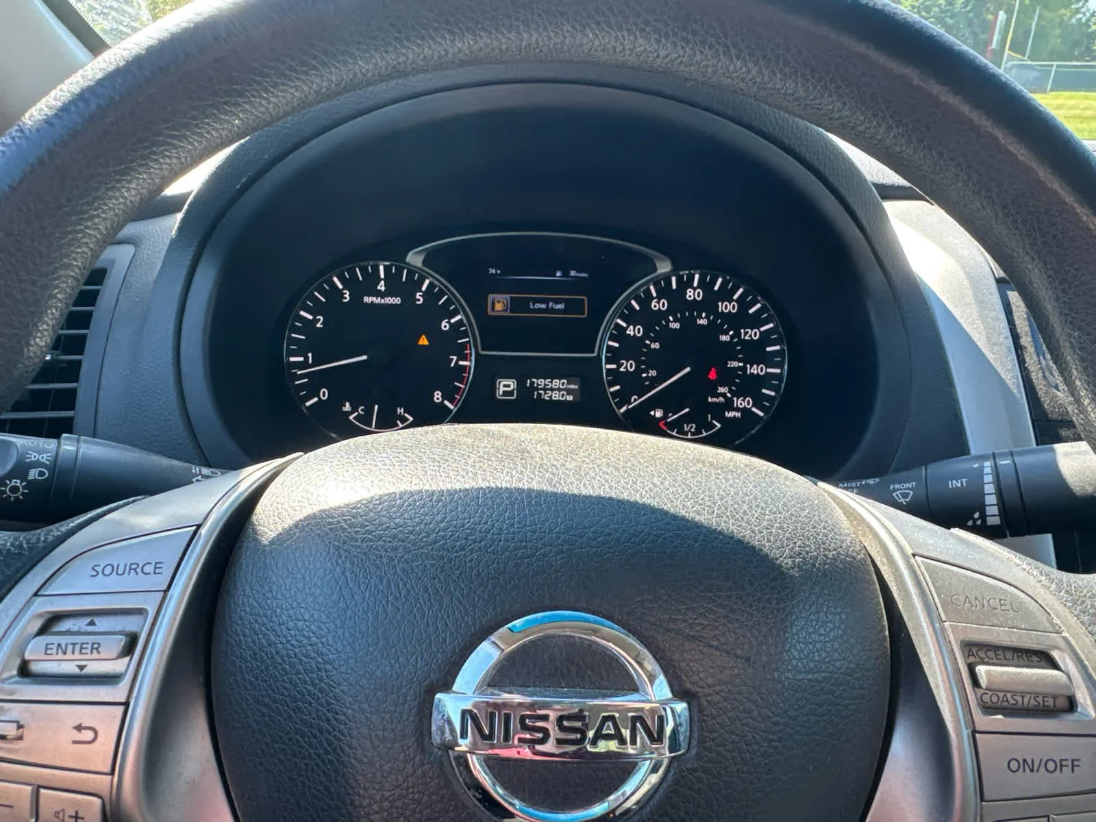 Used 2015 Java Metallic Nissan 2.5 image 9