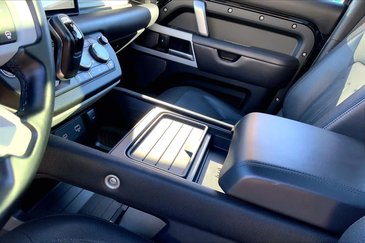Used 2022 BLACK Land Rover X-Dynamic HSE image 15
