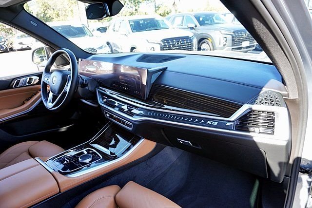 Used 2026 Gray BMW sDrive40i image 10