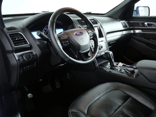 Used 2018 White Ford Limited image 15
