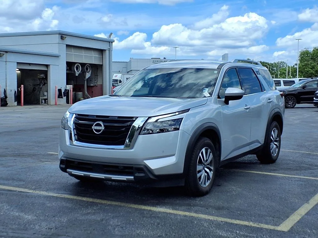 Used 2025 Nissan Pathfinder SL with VIN 5N1DR3CAXSC225505 for sale in Kansas City