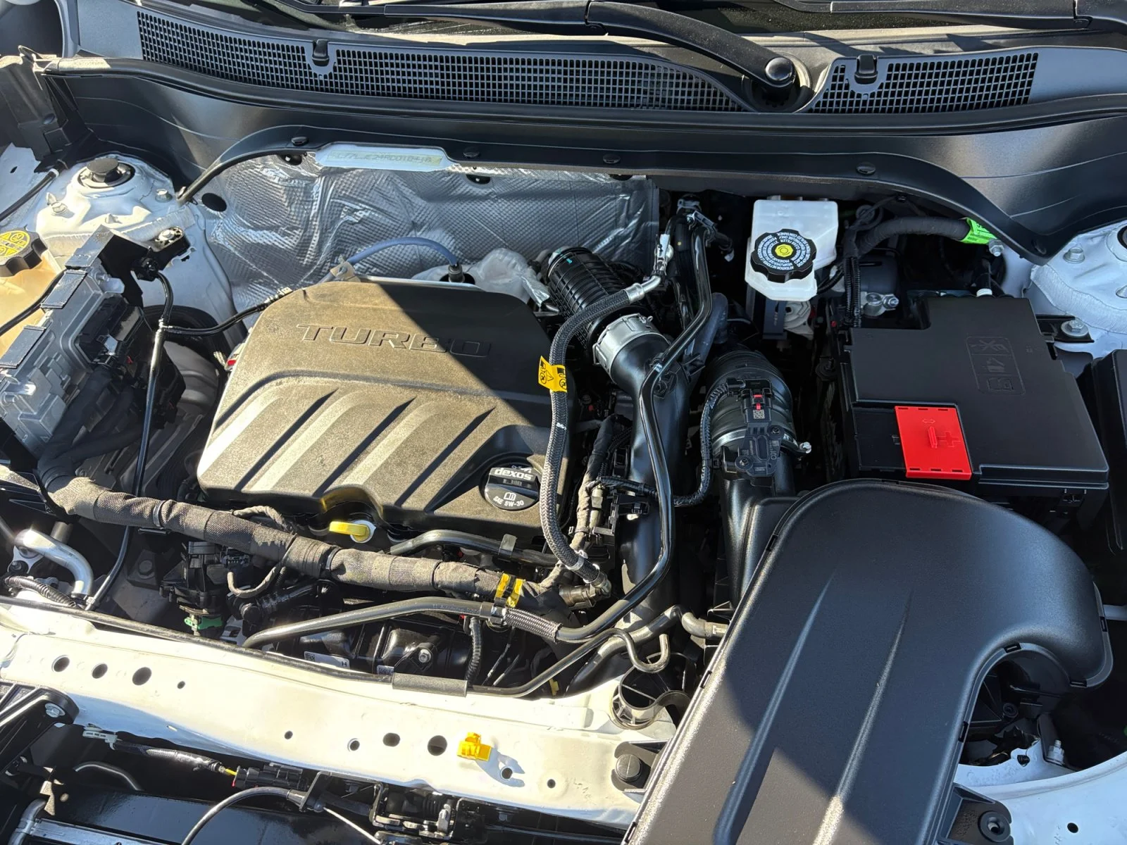 Used 2024 Summit White Chevrolet 2RS image 9