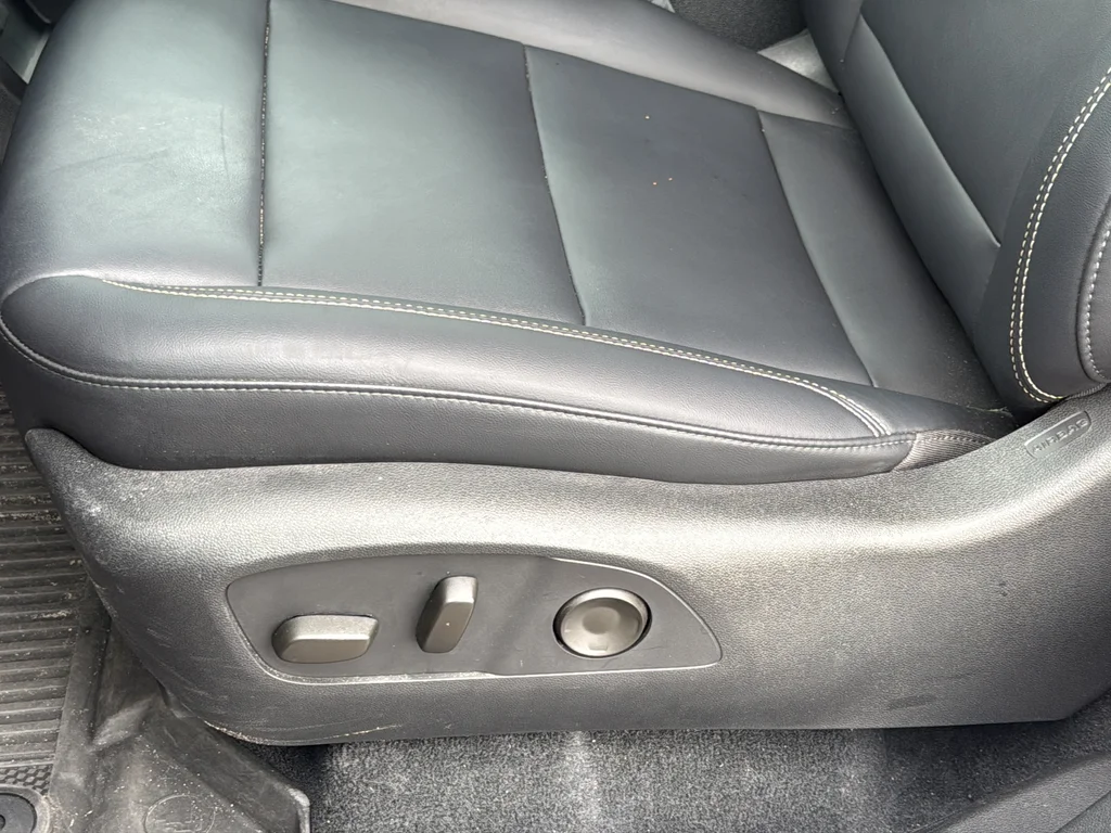 Used 2024 Silver GMC Elevation image 18