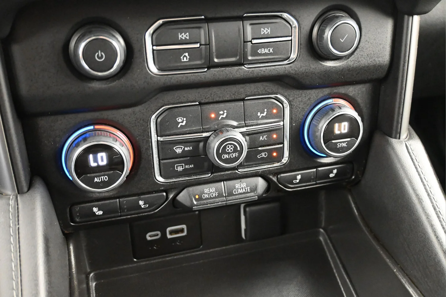 Used 2023 White Chevrolet Z71 image 32