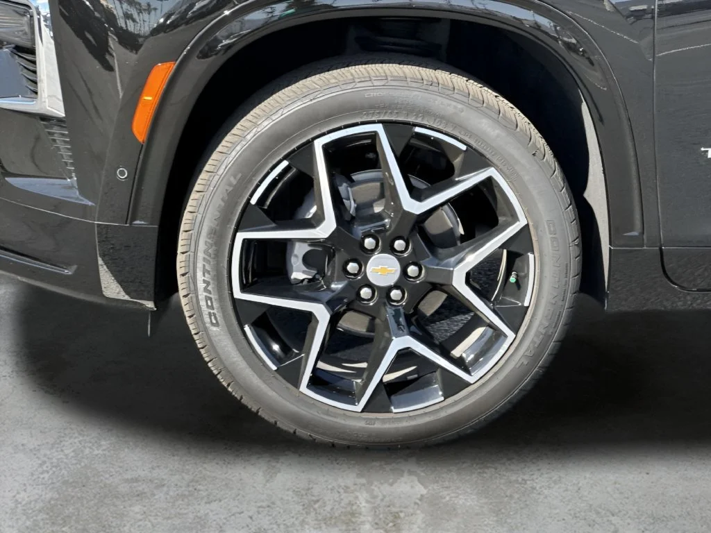 Used 2026 Mosaic Black Metallic Chevrolet High Country image 33