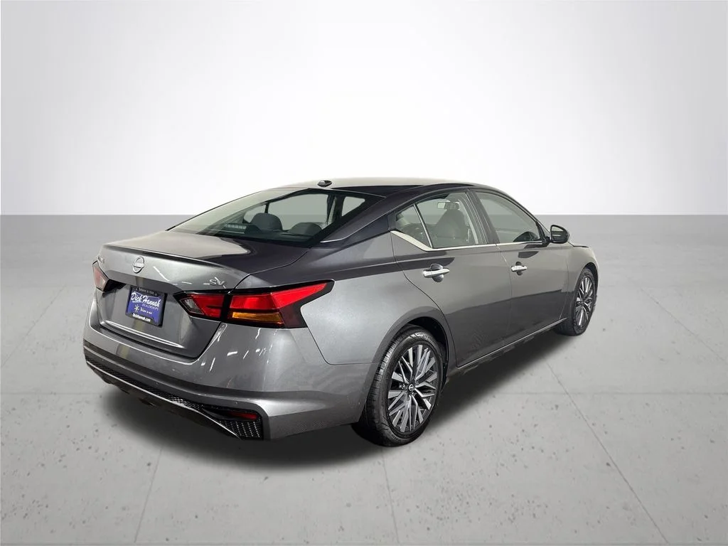 Used 2023 Gray Nissan 2.5 SV image 6
