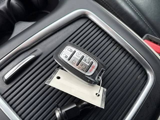 Used 2022 Ceramic Gray Clearcoat Chrysler Touring L image 21