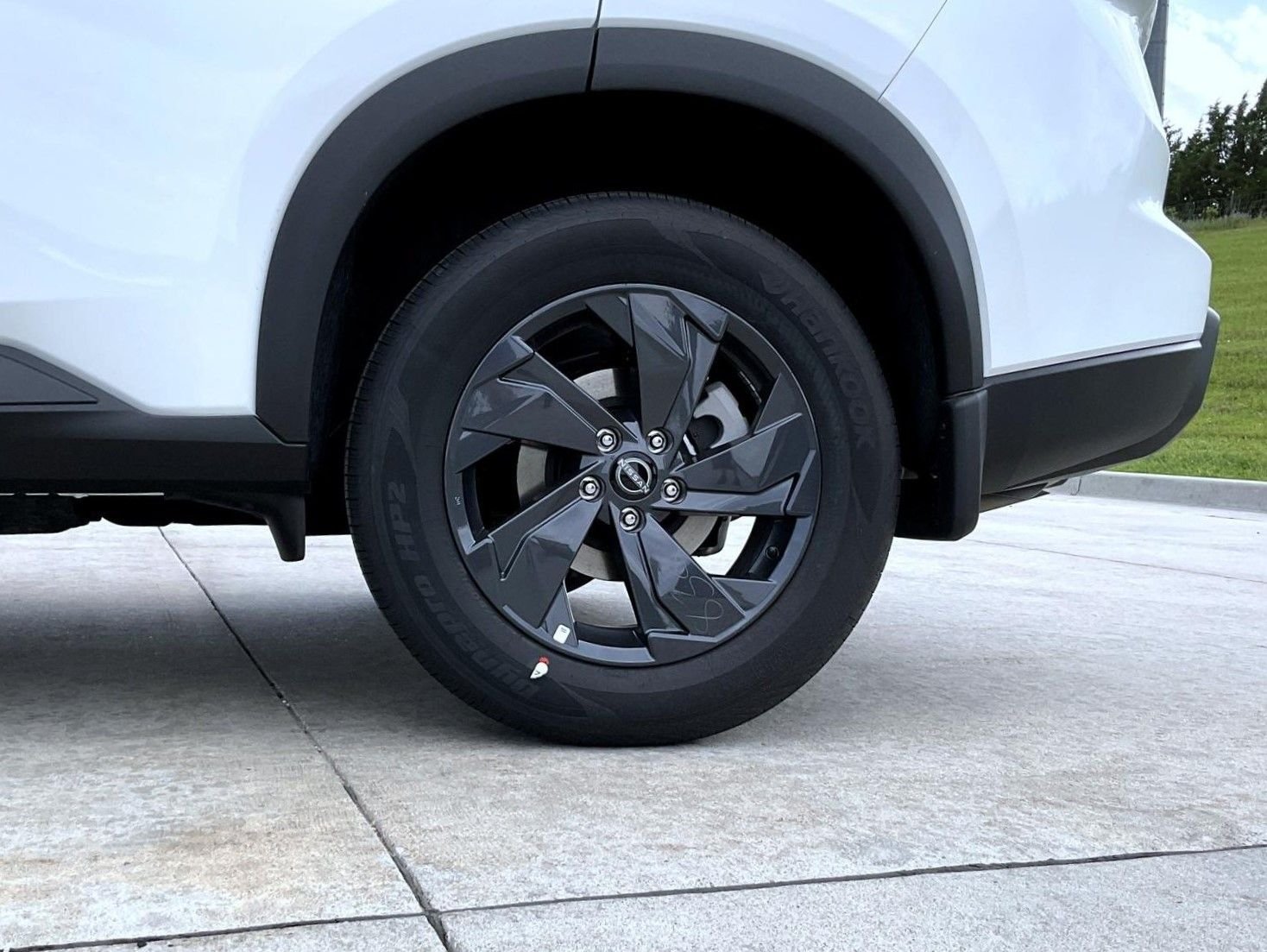 New 2026 Everest White Pearl TriCoat Nissan SV image 23