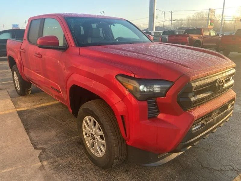 2026 Toyota Tacoma SR5 - Photo 7