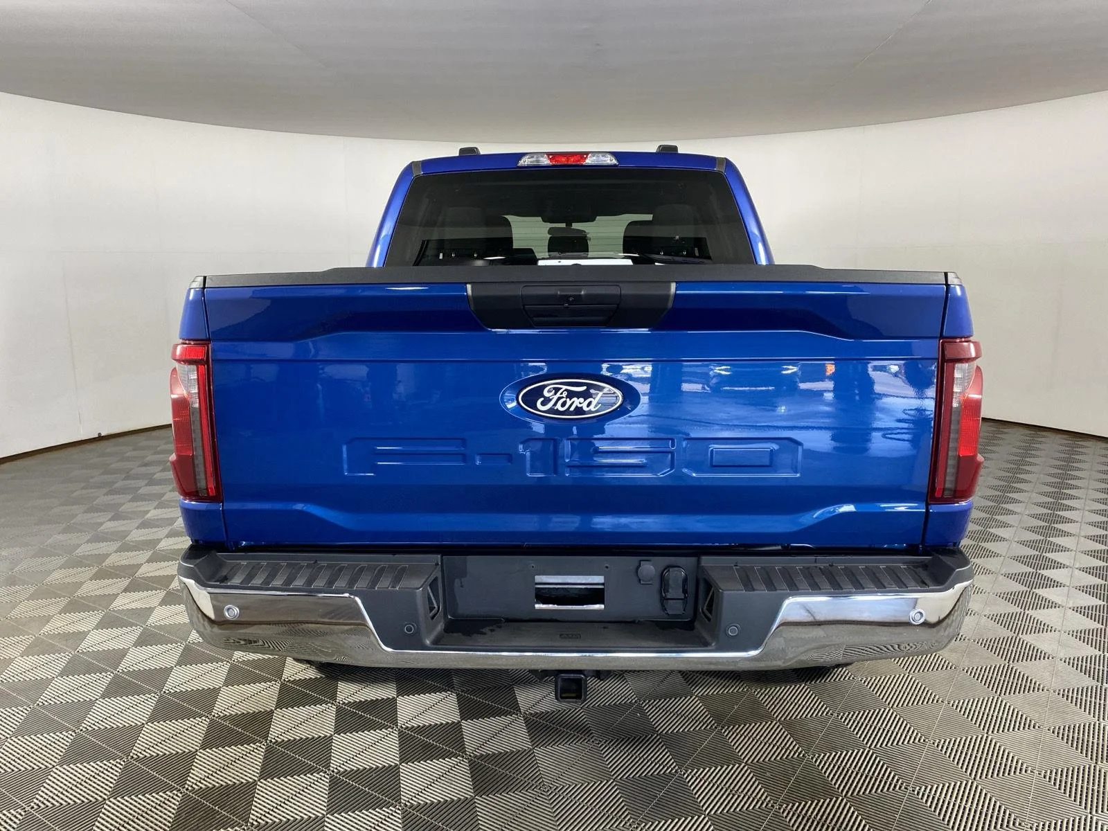 Used 2025 Atlas Blue Ford XLT image 6