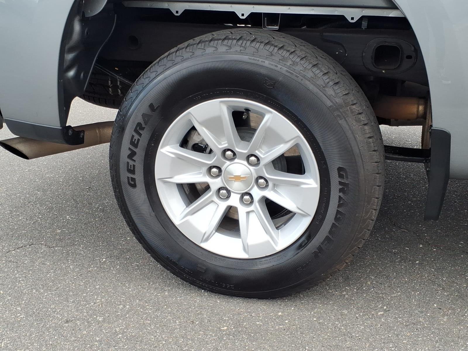 Used 2025 Sterling Gray Metallic Chevrolet LT image 12