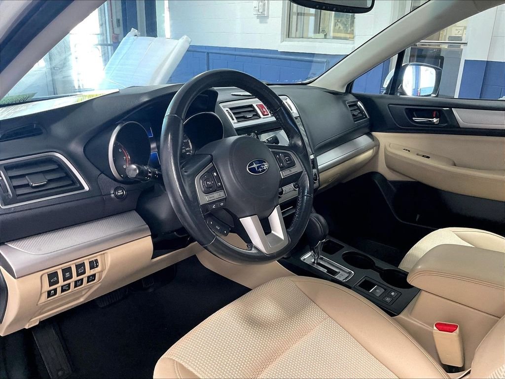 Used 2015 White Subaru 2.5i Premium image 8