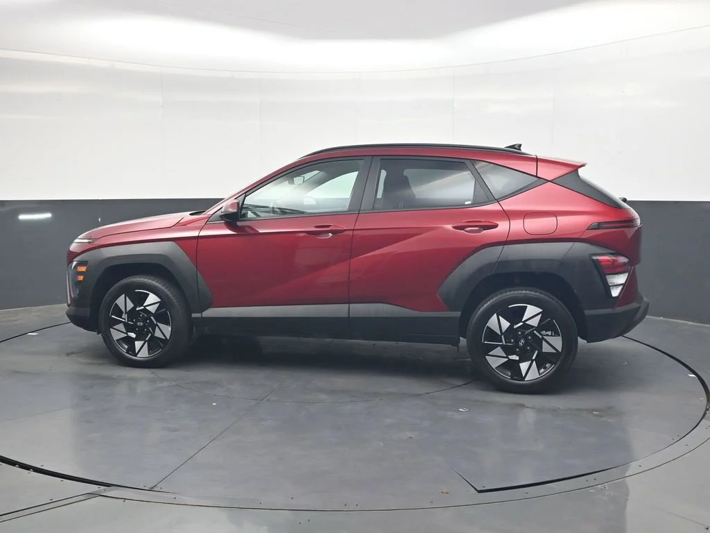 Used 2025 Red Hyundai SEL image 11