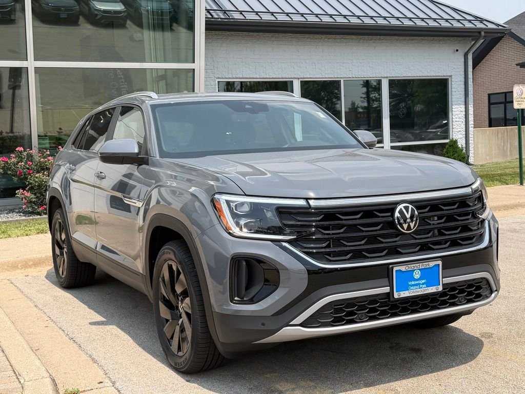 New 2026 Pure Gray Volkswagen 2.0T SE W/TECHNOLOGY image 2