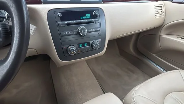 Used 2011 WHITE OPAL Buick CXL image 14