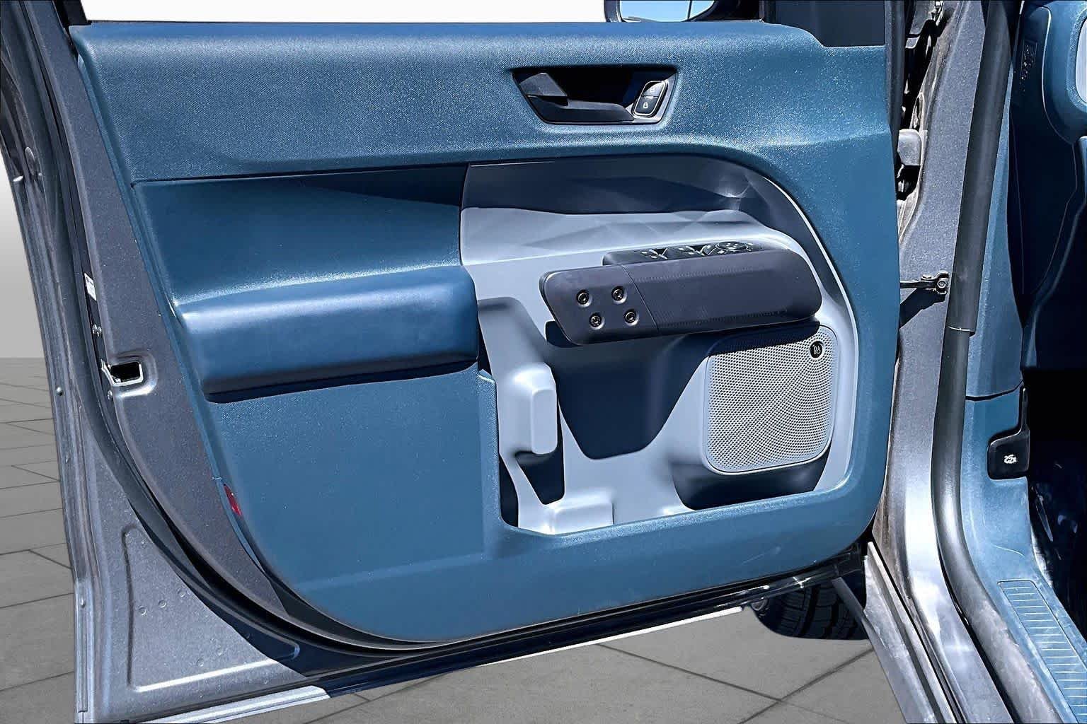 Used 2024 Carbonized Gray Metallic Ford LARIAT Advanced image 22