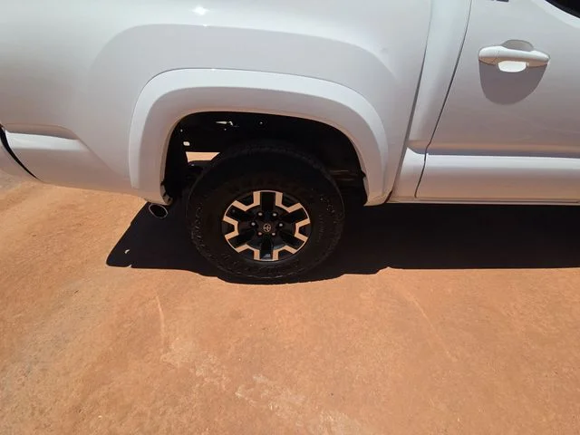 Used 2019 White Toyota SR5 image 25